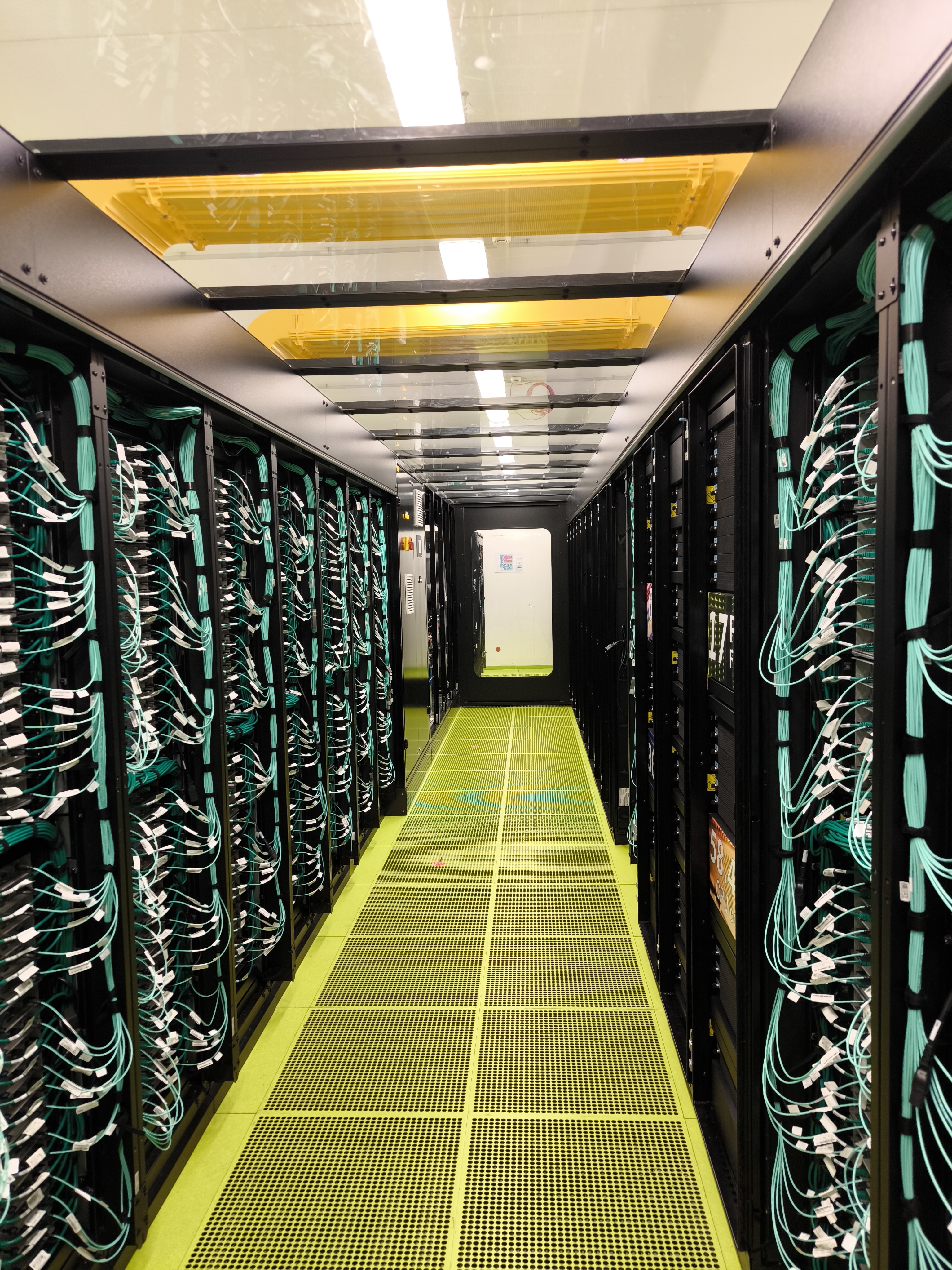 Supercomputer HoreKa KIT
